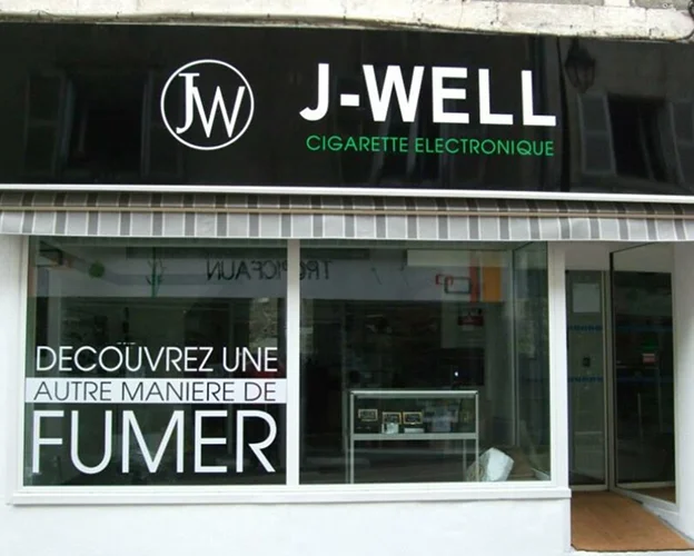 Enseignes avec lettrage adhésif à Bourges (18)