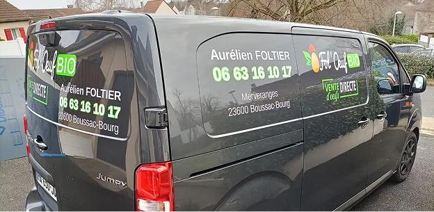 Covering véhicule professionnel avec marquage lettrage et logo, couleurs personnalsiéesde commerçant, artisan à Bourges - Cher (18)