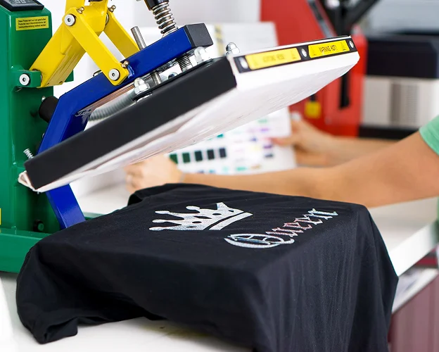 Marquage textile personnalisé vêtements professionnels, t-shirts, polos, sweats à Bourges dans le Cher